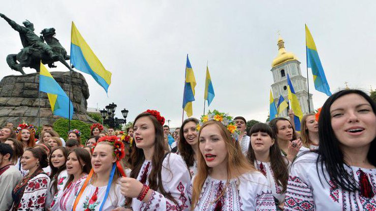 الاوكران يحتفلون بعيد فيشيفانكا لاحياء التراث الشعبي