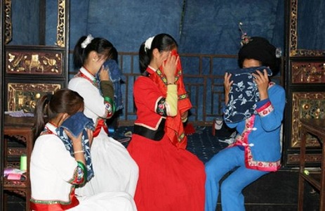 اجبرت للزواج من رجل عجوز ليصبح عشيقها 4 - مجلة زوران