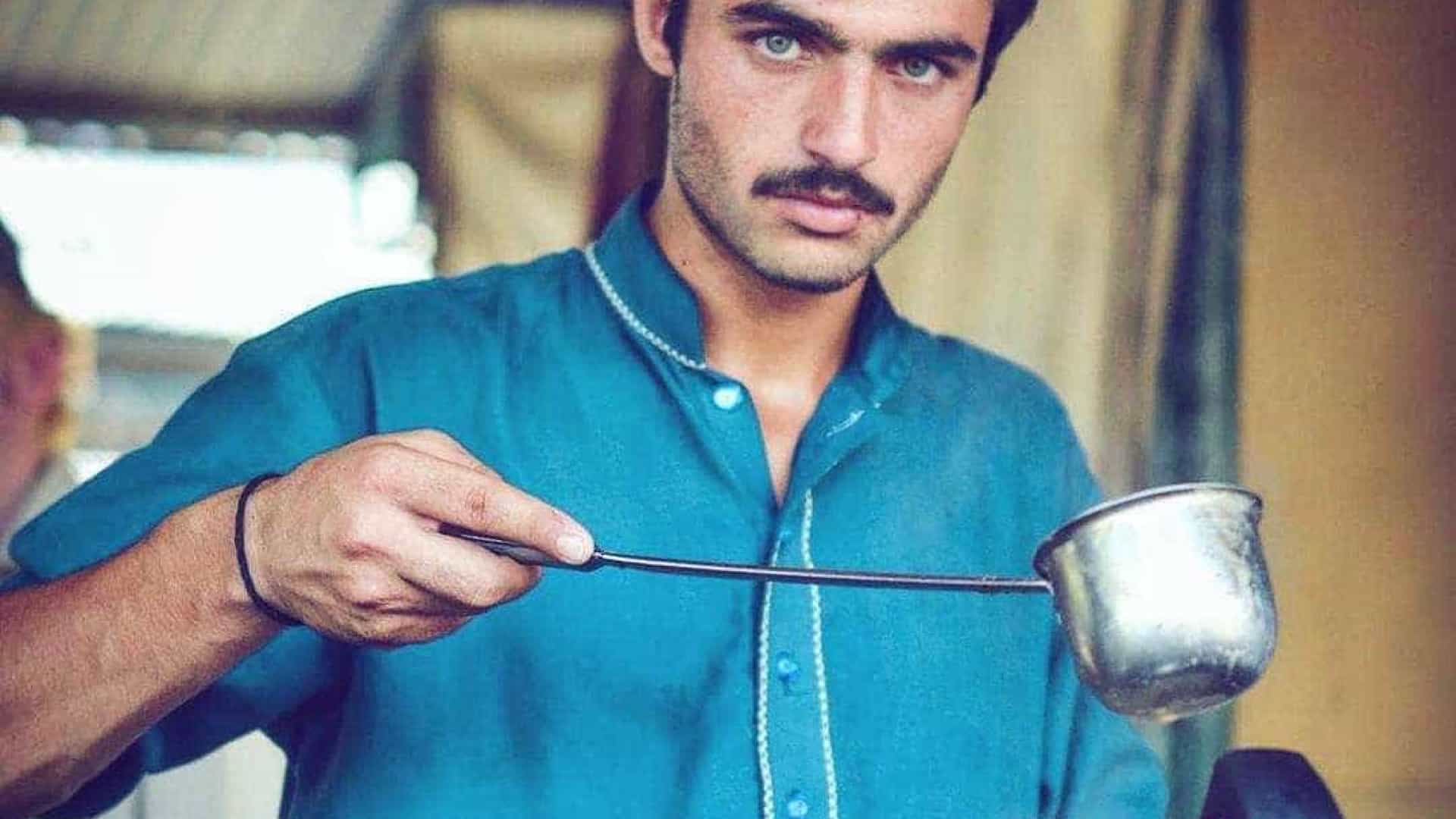 ارشد خان والسائحة - مجلة زوران