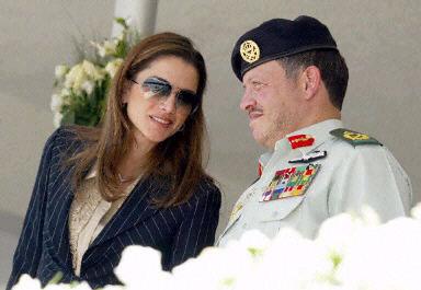 25803 queen 31 8 2004 - مجلة زوران