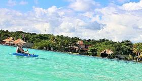 بحيرة باكالار.