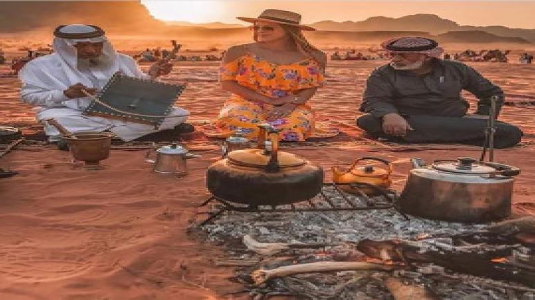 طهاة الصحراء الذين يطبخون تحت أشعة الشمس .
