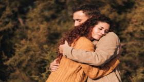 5 علامات تدل على أن زوجك لن يتركك أبدًا!