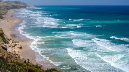  البشرية تغمر المناظر الطبيعية للبحار