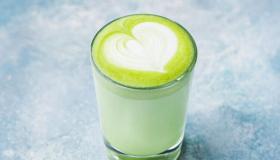 8 أسباب لتغيير عادة تناول القهوة لشاي الماتشا