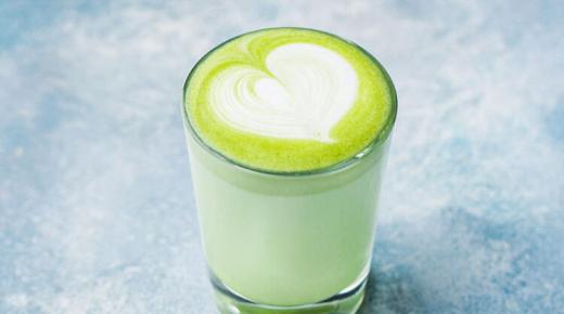 8 أسباب لتغيير عادة تناول القهوة لشاي الماتشا