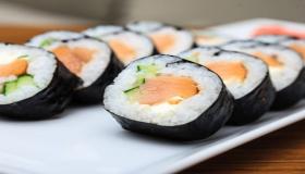 طريقة عمل السوشي
