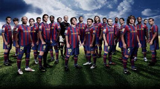 من يتحكم حقًا في وسائل التواصل الاجتماعي للاعبي كرة القدم؟