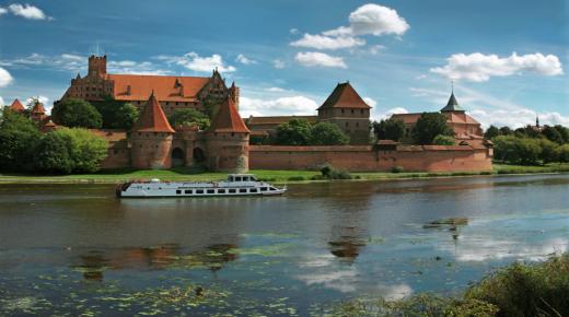 بــولـنـدا