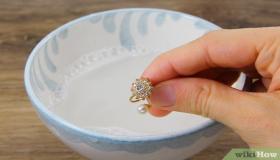 كيفية تنظيف الأقراط والحفاظ على ثقب الأنف