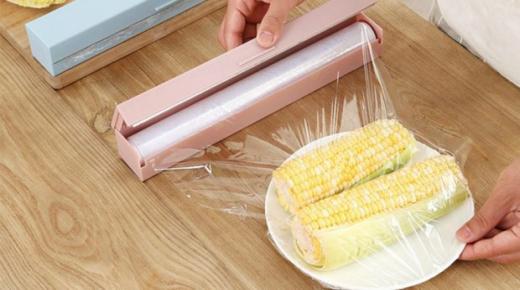 إليك لماذا يجب عليك وضع غشاء بلاستيكي في الفريزر