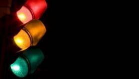 لأن إشارات المرور حمراء وبرتقالية وخضراء