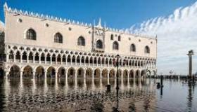 الإقامة في قصر تاريخي من الرابع عشر في إيطاليا