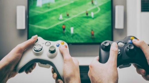أضرار الألعاب الإلكترونية .