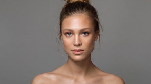 3 وصفات لترطيب الأقنعة الطبيعية لأنواع البشرة المختلفة.