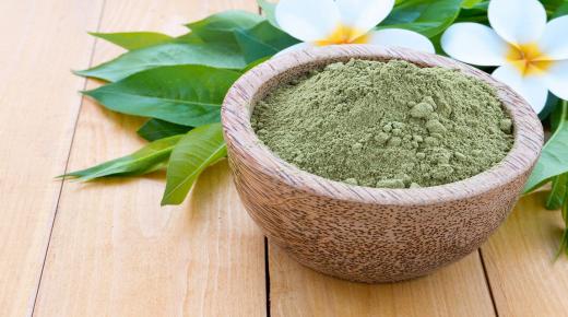 بودرة الحناء.