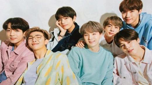 BTS هي واحدة من أكبر أحاسيس الموسيقى في التاريخ، وإليك نظرة إلى الوراء على صعودهم النيزكي إلى النجومية.
