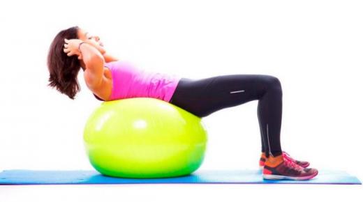 تمارين للبطن مع كرات اللياقة في المنزل!