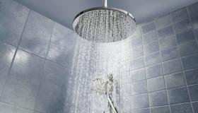 الاستحمام بالماء الساخن