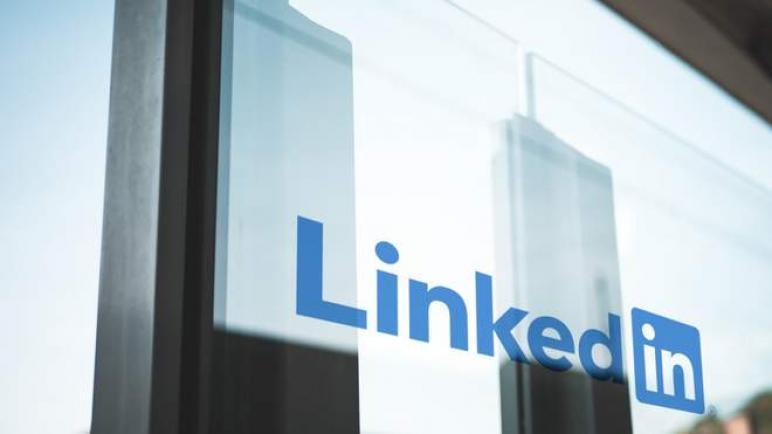 حل فعال: أرسل موقع LinkedIn الموظفين في إجازة لمنع الإرهاق