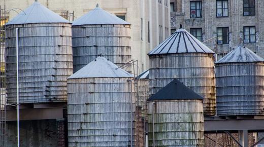 لماذا خزانات المياه اسطوانية الشكل؟