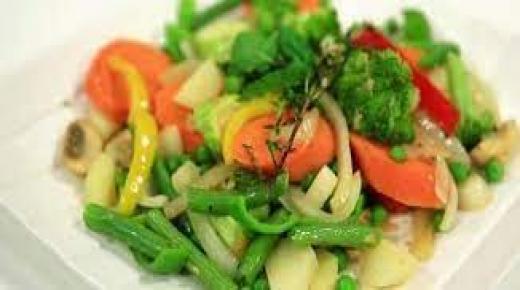 الحيلة الرائعة لطهي الخضار بالبخار