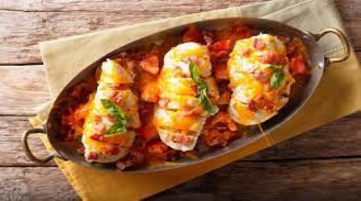 دجاج طماطم محشي ريحان