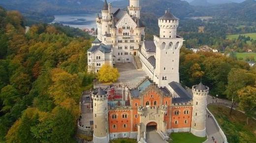 القلعة التي كانت مصدر إلهام لقصر ديزني