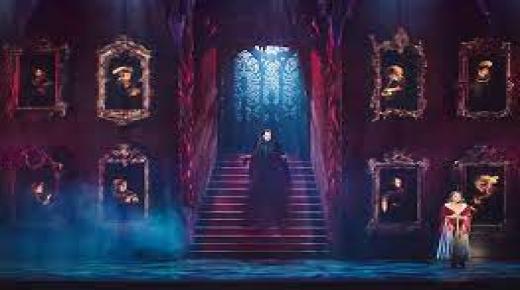 ليلة في نعش الكونت دراكولا لزوجين محظوظين