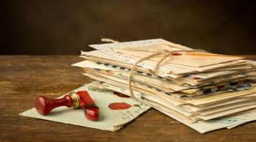 لأن إرسال بطاقة بريدية يظل قيمة خالدة