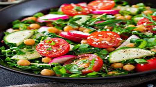 كيف تجعل سلطاتك أقل مللاً؟