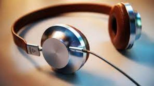 سماعات جديدة مع مستشعر معدل ضربات القلب