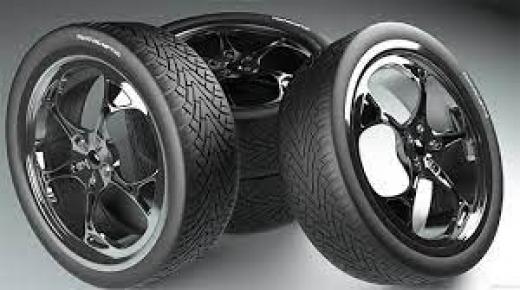 عجلات السيارة