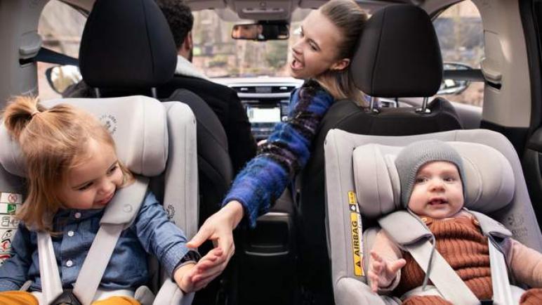 قواعد نقل الأطفال في السيارة: أي مكان يعتبر أخطر