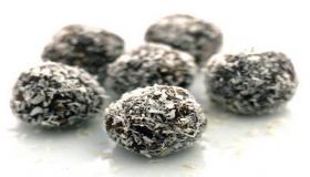 كرات جوز الهند بنكهة الكراميل المالحة.