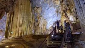 في الداخل المهيب لأكبر كهف في العالم