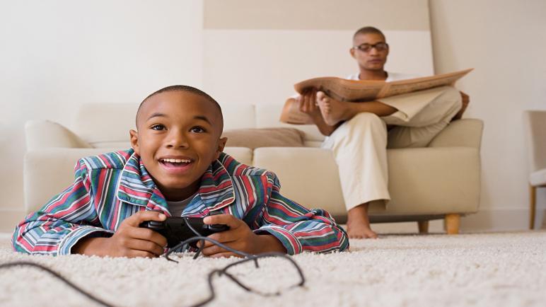 كيف تؤثر ألعاب الفيديو على نمو الدماغ لدى الأطفال والمراهقين؟