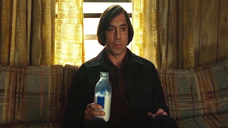 لماذا يشرب أبطال الفيلم المخيفون الحليب في الأفلام