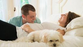 لماذا يعاني بعض الرجال من أعراض الحمل؟