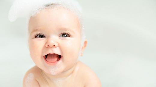 لماذا يولد بعض الأطفال بشعر والبعض الآخر بدون شعر؟