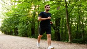 ما مدى لياقتك بمجرد المشي؟