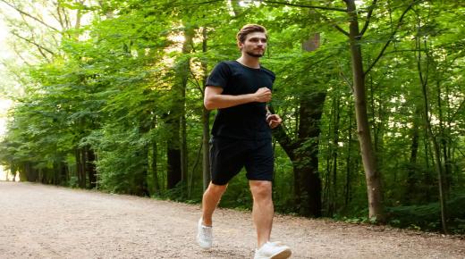 ما مدى لياقتك بمجرد المشي؟