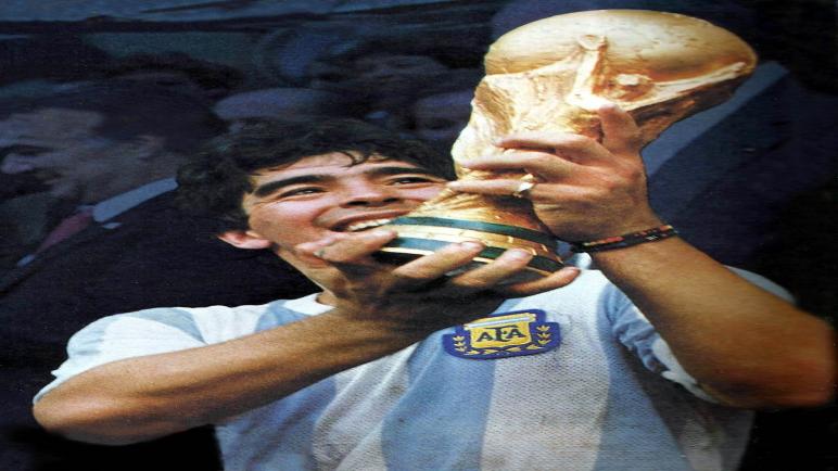 أسطورة كرة القدم دييجو مارادونا