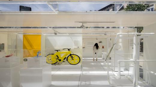 متحف أصلي مصنوع بالكامل من البلاستيك بطريقة صديقة للبيئة