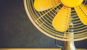 يجب ملاحظة ذلك إذا كنت تنام مع مروحة