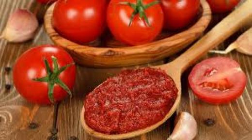 معجون الطماطم