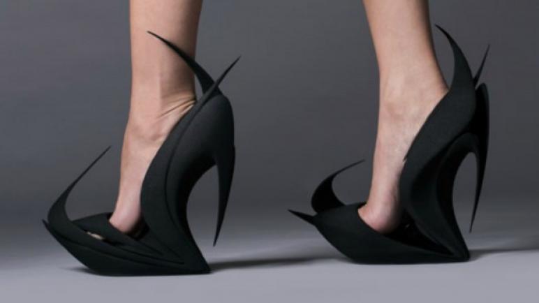 مهندسون معماريون مشهورون يصممون أحذية نسائية لا تصدق يمكنك طباعتها