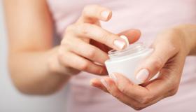 هذا هو المقدار المناسب لكل منتج للعناية بالوجه يجب أن تستخدمه